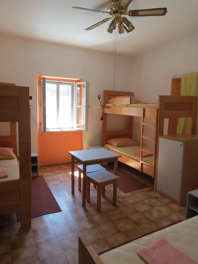 Hi Hostel Вели-Лошинь Экстерьер фото