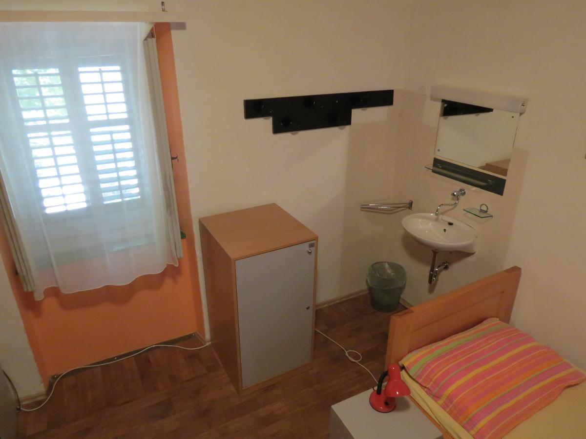 Hi Hostel Вели-Лошинь Экстерьер фото