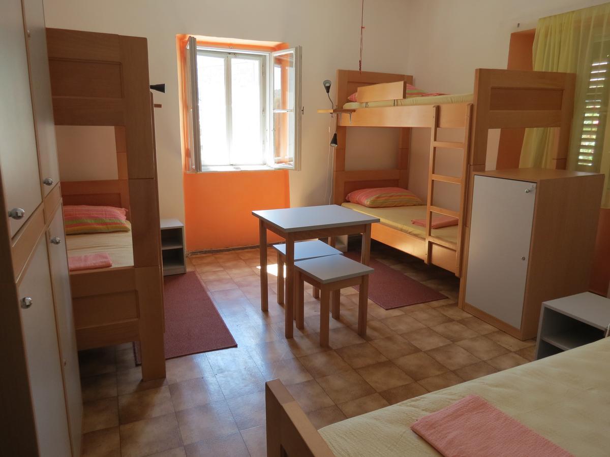 Hi Hostel Вели-Лошинь Экстерьер фото