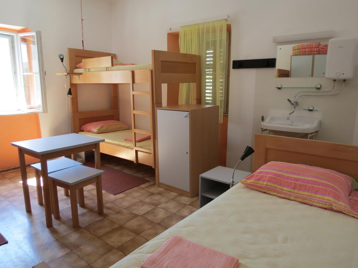 Hi Hostel Вели-Лошинь Экстерьер фото