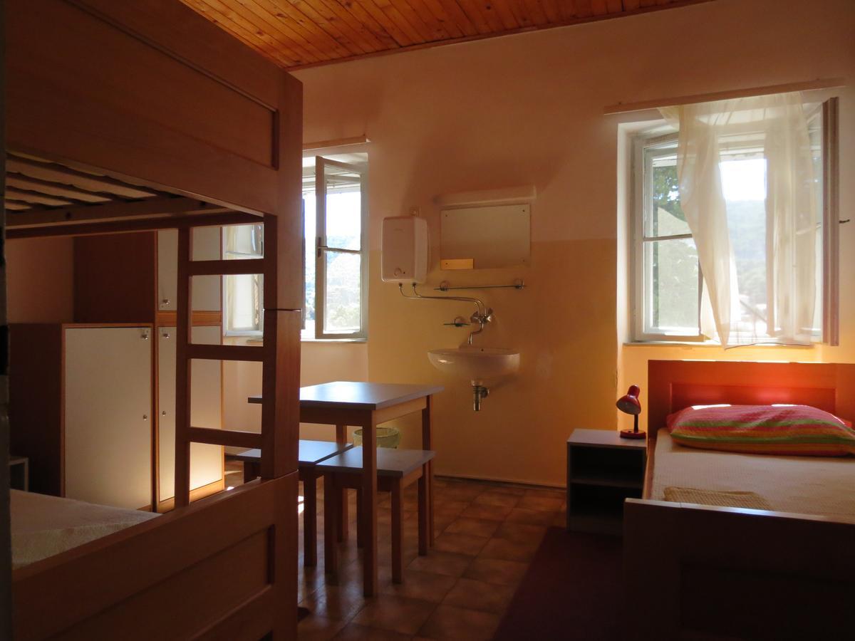 Hi Hostel Вели-Лошинь Экстерьер фото
