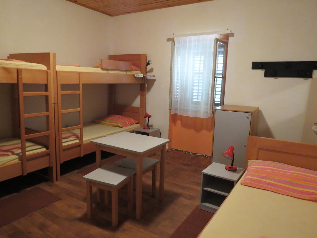 Hi Hostel Вели-Лошинь Экстерьер фото
