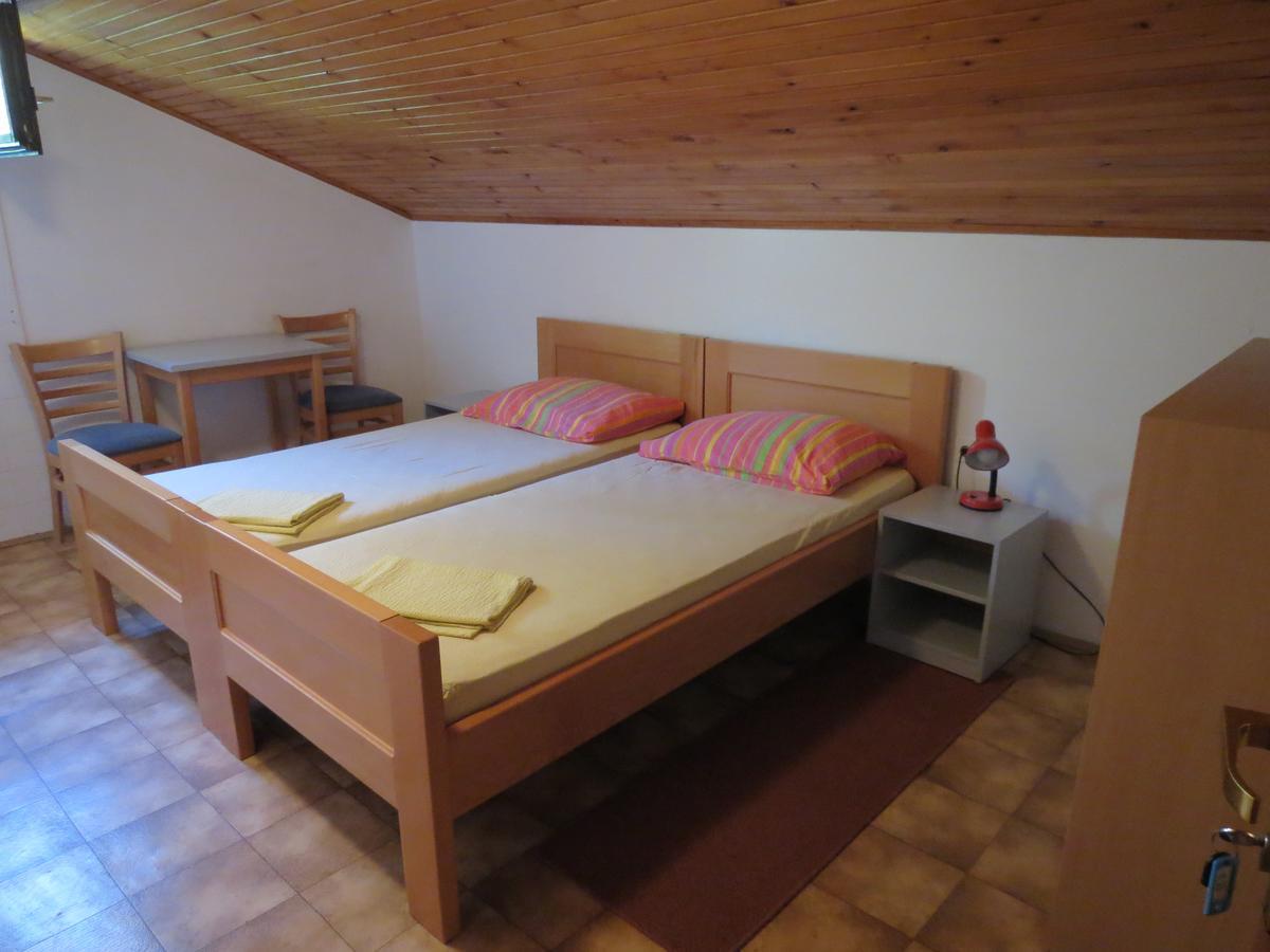 Hi Hostel Вели-Лошинь Экстерьер фото